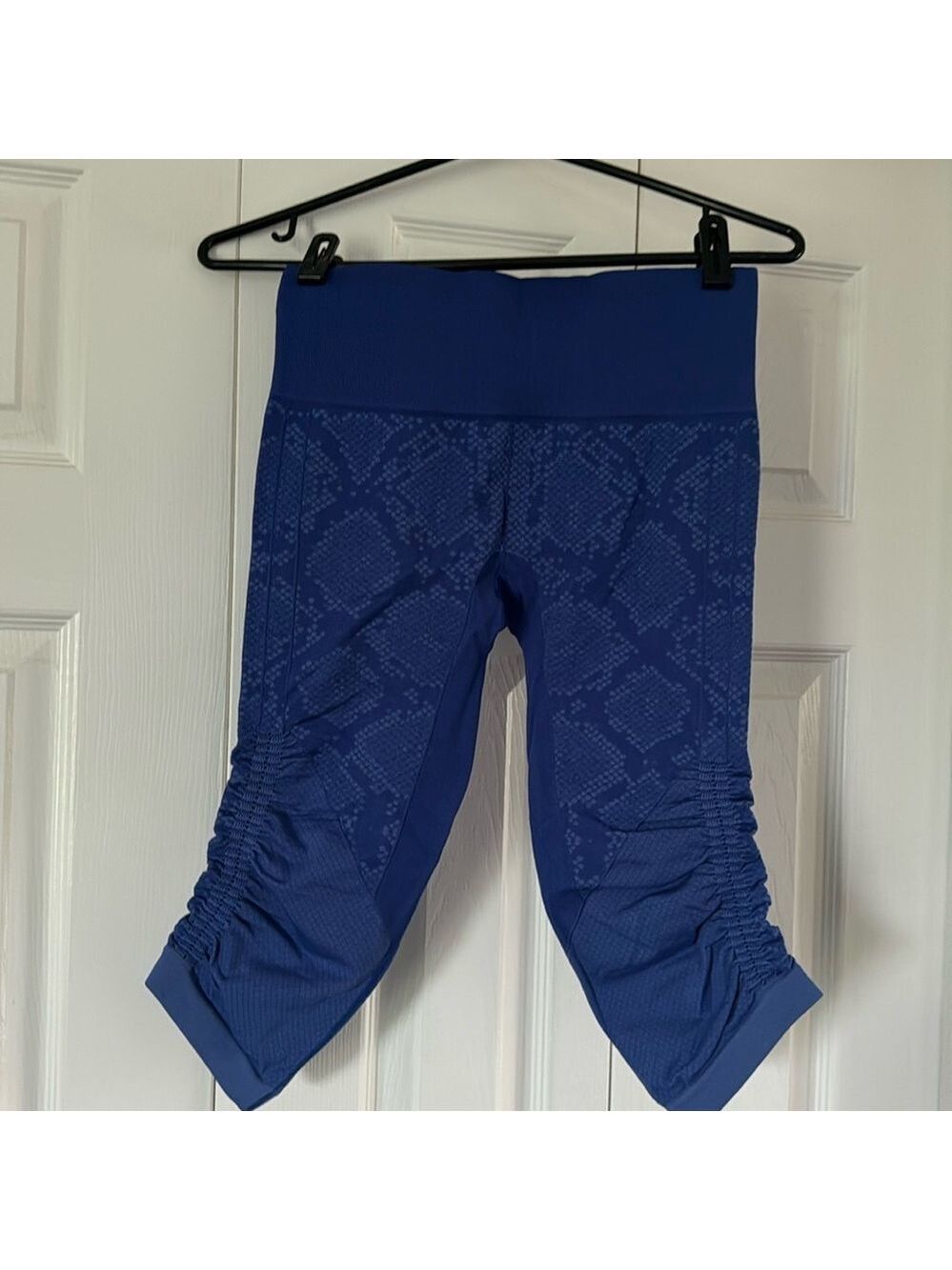 Lululemon Flow Crops Size 6❤️❤️